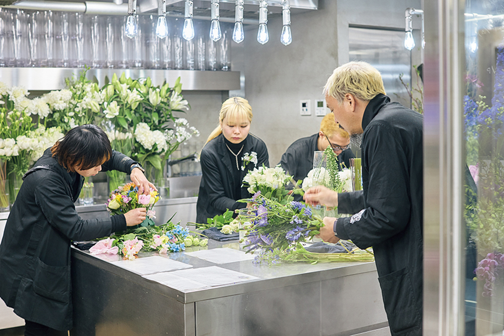 将来のライバルを育てる」世界的フラワーアーティストの人材育成3箇条